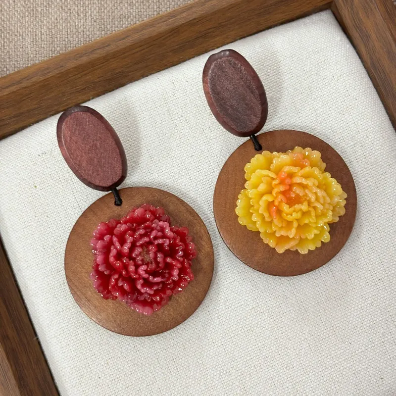 National style wood art peony  - Resin Art Earrings Design recension och pris